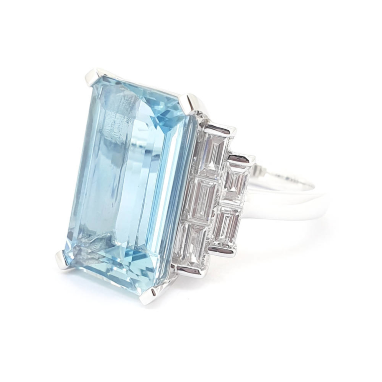 Exceptional Aquamarine and Diamond Set Ladies Ring